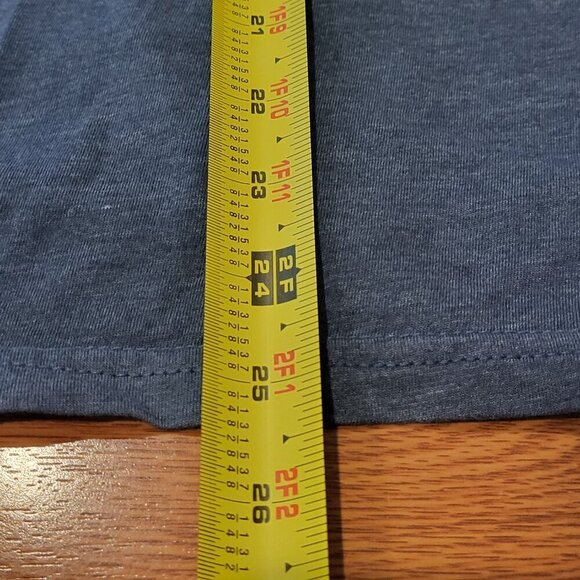 UCSB UC Santa Barbara VW Bus Surfboard CA Bear T Shirt Alumni Size Medium Cotton - Picture 11 of 12